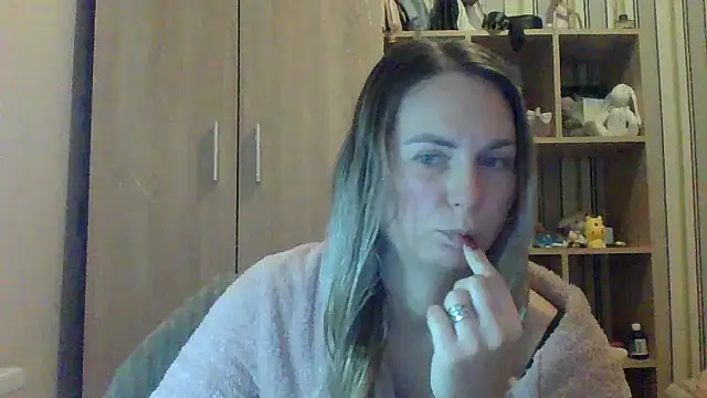 VikiLove765 online show from 01/31/26, 10:08