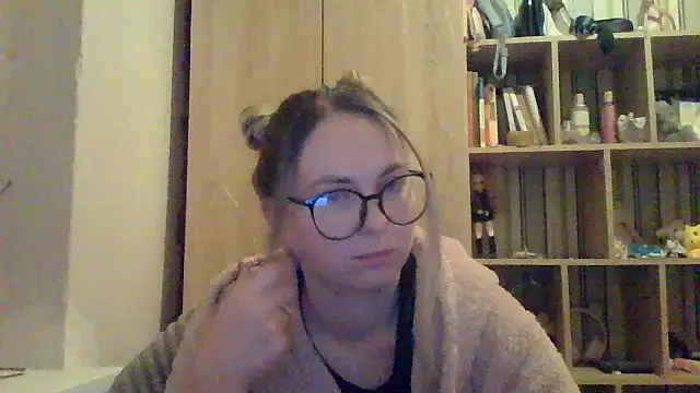 VikiLove765 online show from 02/03/26, 03:15