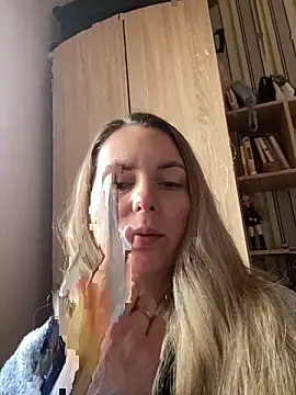 VikiLove765 online show from 02/11/26, 07:46