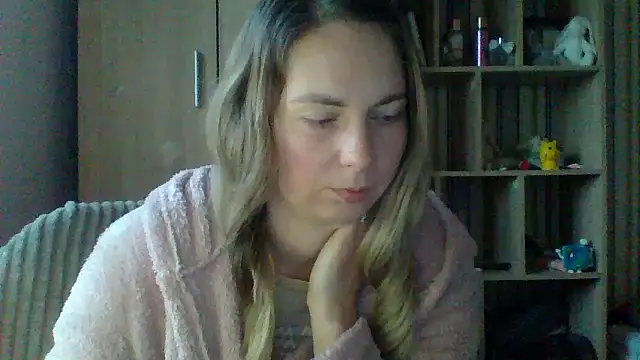 VikiLove765 online show from 02/28/26, 04:35