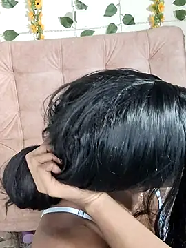 Nahomy-sm online show from 04/23/26, 12:56