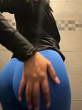 AnahiSkye online show from 04/16/26, 06:09