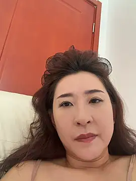 Snapshot of Jingjingxiang-520 chatting on 06/26/26, 01:43 Jingjingxiang-520 online show from 06/26/26, 01:43