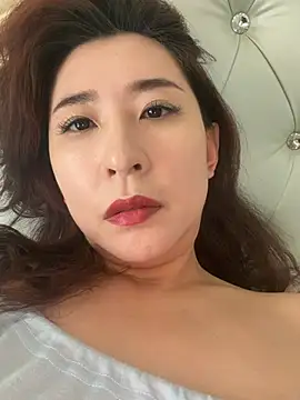 Snapshot of Jingjingxiang-520 chatting on 06/27/26, 02:27 Jingjingxiang-520 online show from 06/27/26, 02:27