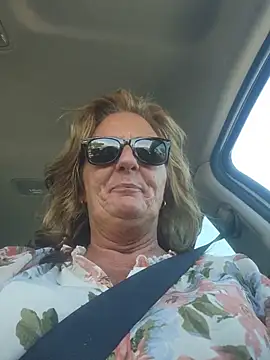 Snapshot of HotAzMilf chatting on 06/26/26, 08:46 HotAzMilf online show from 06/26/26, 08:46