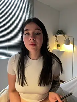 evelynrosess1 online show from 03/13/26, 09:54