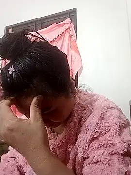 kira0021 online show from 01/19/26, 01:04