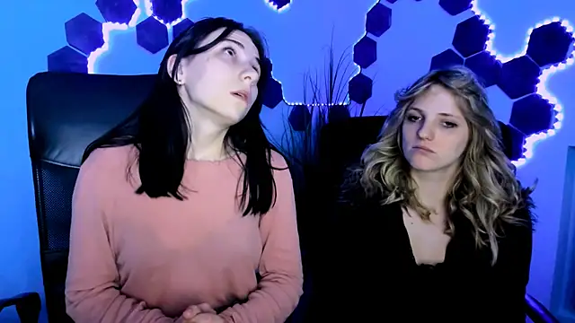 sweetie chloe  online show from 04/12/26, 03:00