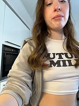 Snapshot of cuteeyesbaby chatting on 02/03/26, 06:51 cuteeyesbaby online show from 02/03/26, 06:51