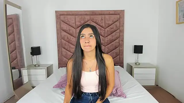 Zara Cardona online show from 01/12/26, 11:59