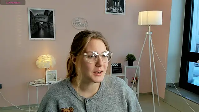 MaragretHathway online show from 01/11/26, 06:29