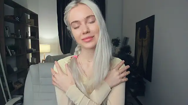 KristalCrowner online show from 01/16/26, 07:29