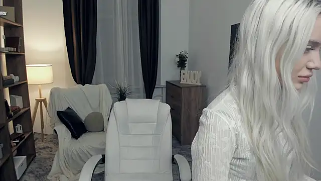 KristalCrowner online show from 02/07/26, 07:28