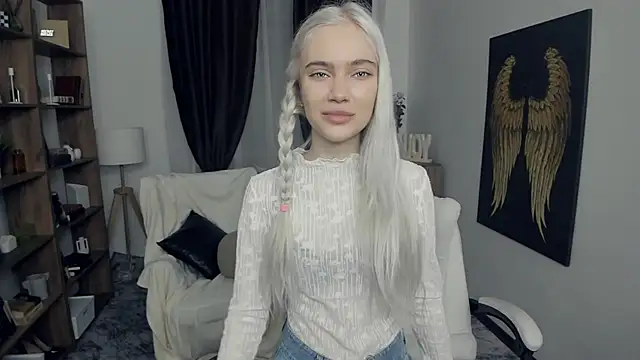 KristalCrowner online show from 02/12/26, 07:09