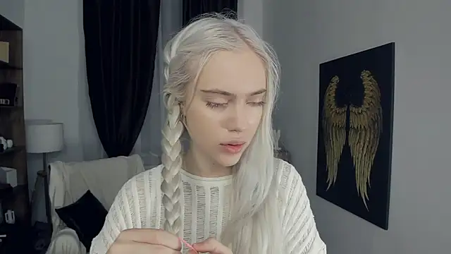 KristalCrowner online show from 02/15/26, 07:21