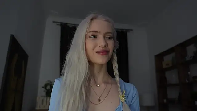 KristalCrowner online show from 04/01/26, 07:22