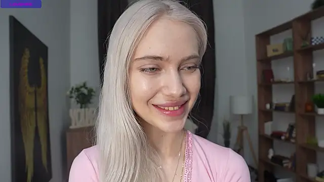 KristalCrowner online show from 04/11/26, 07:40