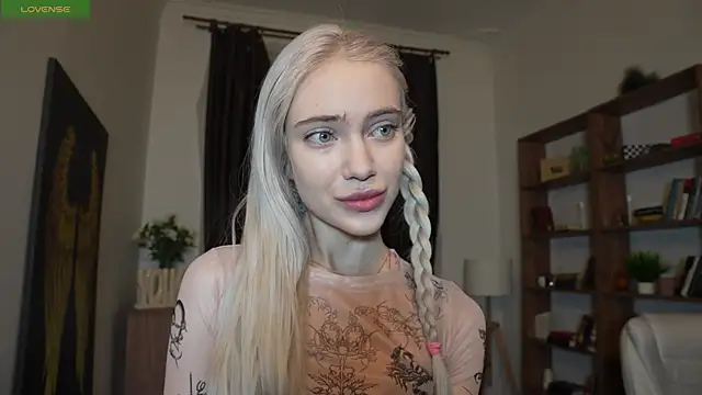 KristalCrowner online show from 04/12/26, 07:30