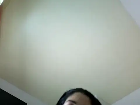 Snapshot of vanessa2711 chatting on 04/15/26, 03:24 vanessa2711 online show from 04/15/26, 03:24