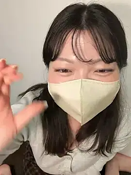 Snapshot of __Yui_ chatting on 05/16/26, 12:48 Yui online show from 05/16/26, 12:48