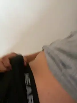 lzinho9153 online show from 01/13/26, 11:48