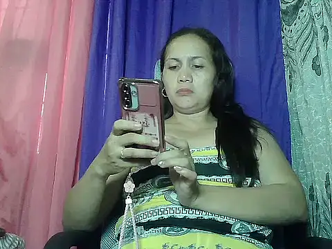 Snapshot of prettymomma24xx chatting on 07/02/26, 03:23 prettymomma24xx online show from 07/02/26, 03:23