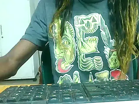 fetichefantasi24cm online show from 01/12/26, 03:06