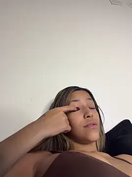 vicky bass  online show from 03/06/26, 05:37