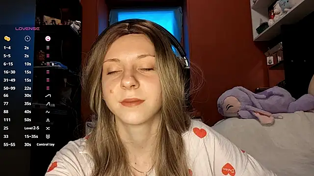 Snapshot of TiaraHenegan chatting on 02/13/26, 07:59 TiaraHenegan online show from 02/13/26, 07:59