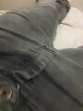 Snapshot of rolaaa2000 chatting on 01/12/26, 01:33 rolaaa2000 online show from 01/12/26, 01:33