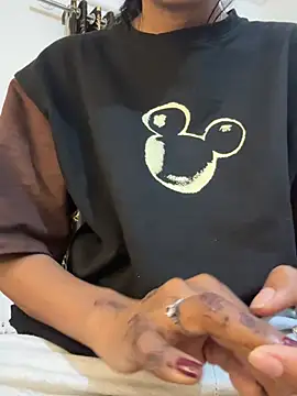 hina 001 online show from 03/19/26, 02:10