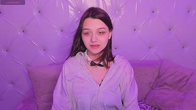 xxxnaughtyfoxyxxx online show from 04/22/26, 06:42