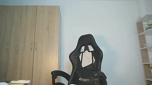 celestes777 online show from 04/18/26, 07:51