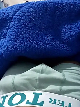 Snapshot of AmbientRha chatting on 01/16/26, 01:09 AmbientRha online show from 01/16/26, 01:09