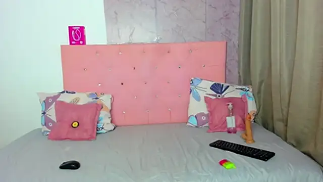 alessia villa  online show from 04/10/26, 05:01