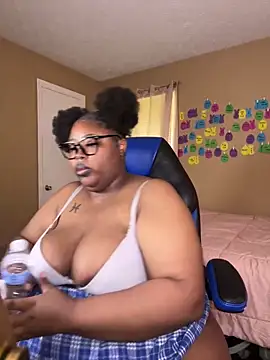 Chocolatebunnyxx96 online show from 05/31/26, 06:20