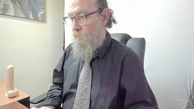Snapshot of Uncle_Hottie chatting on 03/07/26, 04:48 Uncle Hottie online show from 03/07/26, 04:48