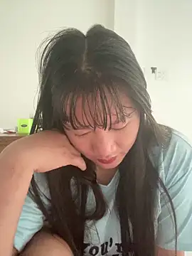 Snapshot of Suni-ii chatting on 05/22/26, 11:27 Suni-ii online show from 05/22/26, 11:27
