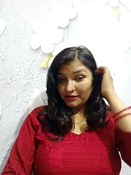 Snapshot of Priyaa_1433 chatting on 06/20/26, 04:21 Priyaa 1433 online show from 06/20/26, 04:21