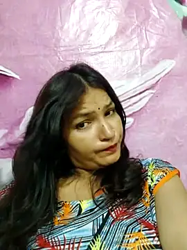 Snapshot of Priyaa_1433 chatting on 07/17/26, 05:40 Priyaa 1433 online show from 07/17/26, 05:40