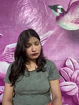 Snapshot of Priyaa_1433 chatting on 08/01/26, 07:24 Priyaa 1433 online show from 08/01/26, 07:24