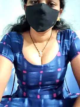 Snapshot of lusy79 chatting on 02/04/26, 05:35 lusy79 online show from 02/04/26, 05:35