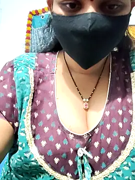 Snapshot of lusy79 chatting on 02/06/26, 05:23 lusy79 online show from 02/06/26, 05:23