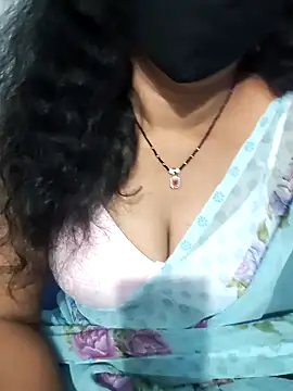 Snapshot of lusy79 chatting on 02/12/26, 04:35 lusy79 online show from 02/12/26, 04:35