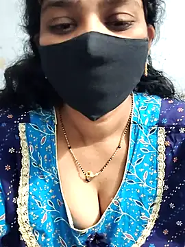 Snapshot of lusy79 chatting on 02/17/26, 07:53 lusy79 online show from 02/17/26, 07:53