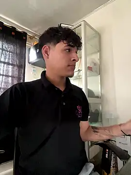 Snapshot of MaxStar26 chatting on 01/14/26, 01:28 MaxStar26 online show from 01/14/26, 01:28