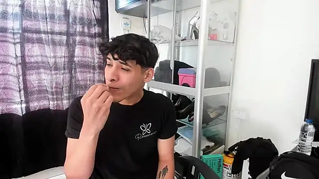 Snapshot of MaxStar26 chatting on 01/15/26, 01:16 MaxStar26 online show from 01/15/26, 01:16