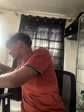 Snapshot of MaxStar26 chatting on 01/18/26, 12:31 MaxStar26 online show from 01/18/26, 12:31