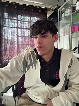 Snapshot of MaxStar26 chatting on 04/06/26, 04:19 MaxStar26 online show from 04/06/26, 04:19