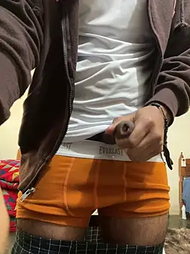 Snapshot of calientmex chatting on 02/09/26, 04:00 calientmex online show from 02/09/26, 04:00